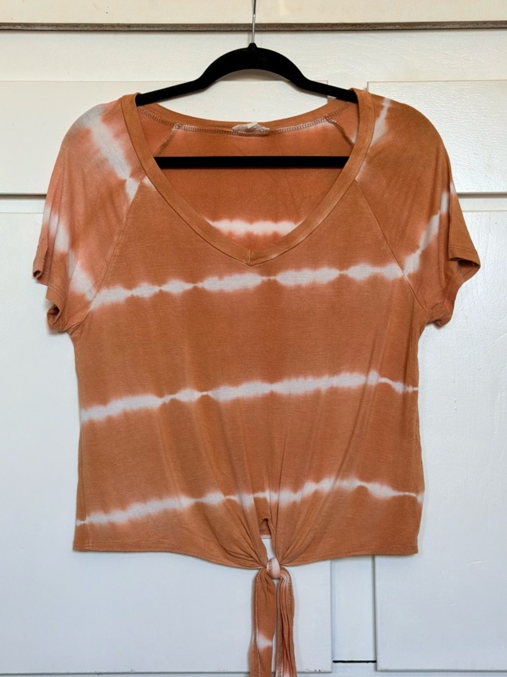 front-tie crop top/tee